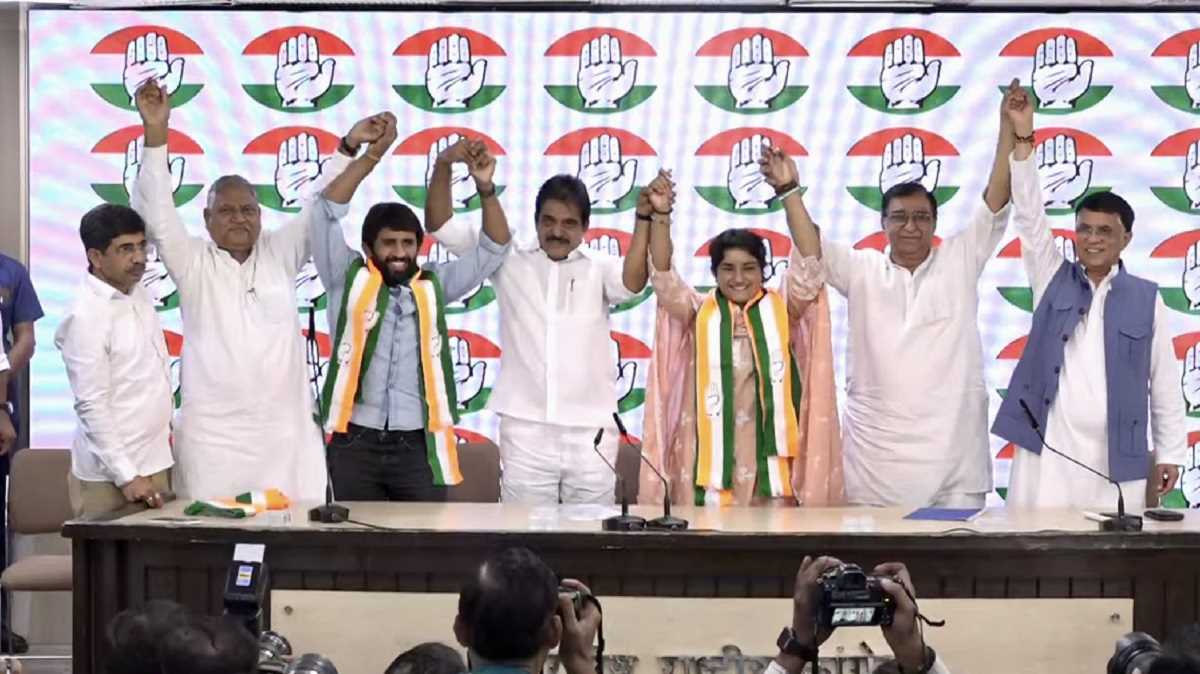 कांग्रेस में शामिल हुए विनेश फोगाट, बजरंग पुनिया; भाजपा पर जमकर साधा निशाना